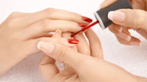 O poder de unhas bem cuidadas para sua autoestima