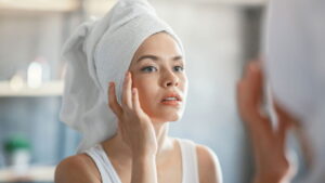A melhor rotina de skincare diário para manter sua pele sempre saudável