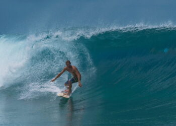 O paraíso tropical que conquistou surfistas do mundo todo
