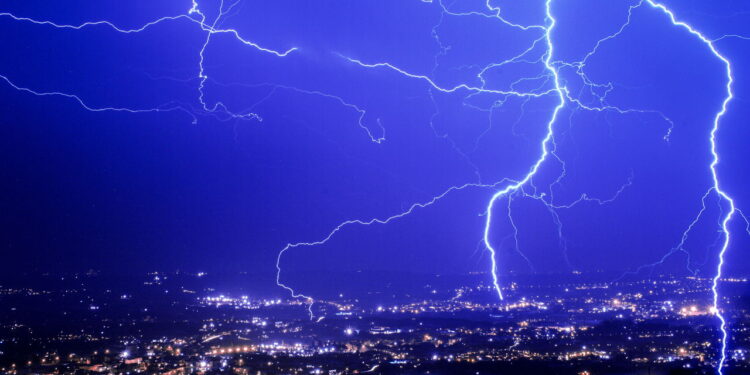 Tempestade - Créditos: depositphotos.com / ElettroNick