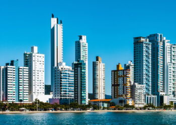 Cidade do sul cresce com luxo e ganha apelido de Dubai brasileira