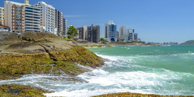 Guarapari, Espírito Santo - Créditos: depositphotos.com / losak.napior