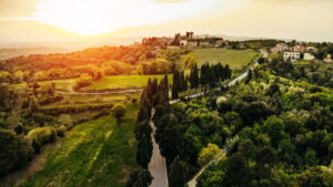 Comprar casa por 1 euro mudou a vida de quem arriscou nessa cidade