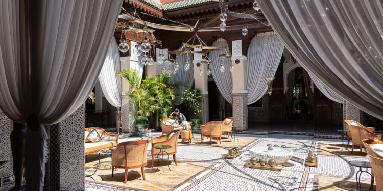 Marrocos De hotel 5 estrelas em Marrakech ao surpreendente Deserto do Saara