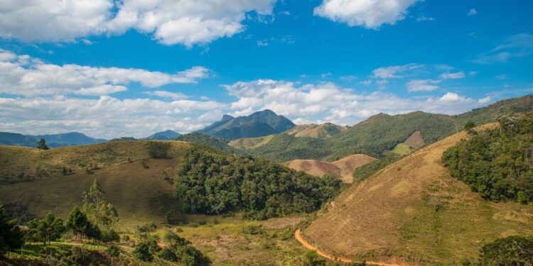 Renove sua energia com caminhadas na Serra do Cipó