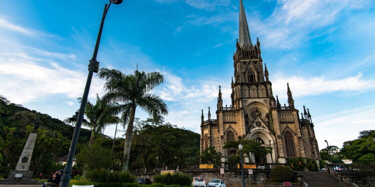 Petropolis - Créditos: depositphotos.com / dabldy