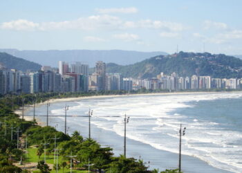 Santos, São Paulo - Créditos: depositphotos.com / fabiofersa