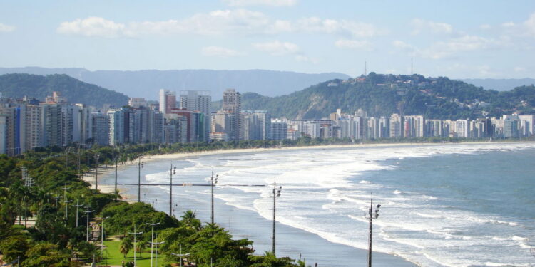 Santos, São Paulo - Créditos: depositphotos.com / fabiofersa