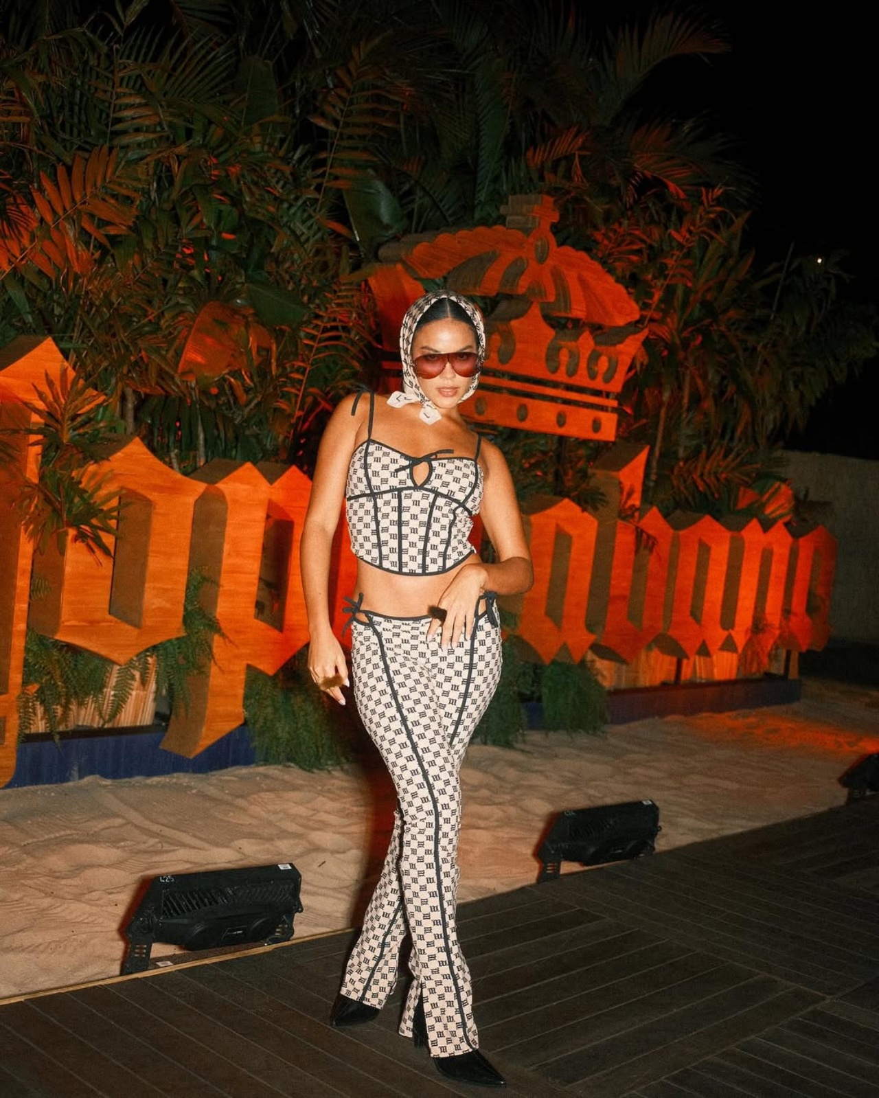 looks lady gaga