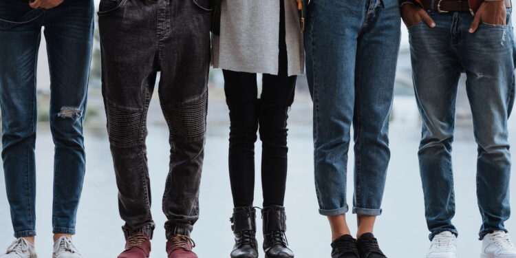 O visual queridinho do inverno começa por essa calça confortável
