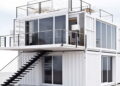 ILustração Casa de container - Créditos: depositphotos.com / Aisyaqilumar