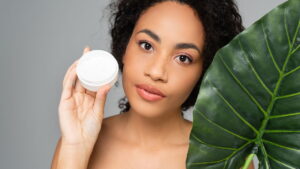 Clean beauty está dominando o skincare e você precisa saber por quê