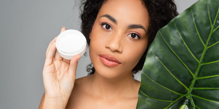 Clean beauty está dominando o skincare e você precisa saber por quê