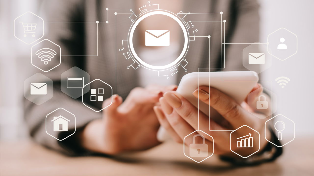O e-mail completa 50 anos e prova que ainda é insubstituível