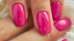 Cores de esmalte que serão tendência no inverno 2025
