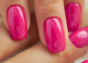 Cores de esmalte que serão tendência no inverno 2025