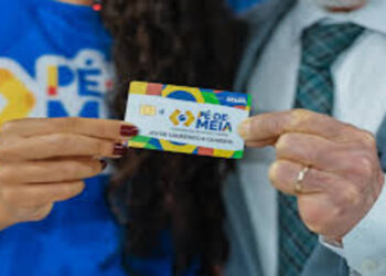 Ilustração cartão pé de meia - Créditos: https://www.flickr.com/photos/palaciodoplanalto/54352070137/