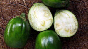 Cultive jiló em casa com esse guia simples e eficiente