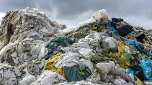 Você sabe o que é fast fashion? Entenda agora
