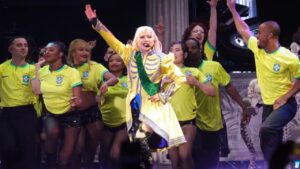 looks lady gaga