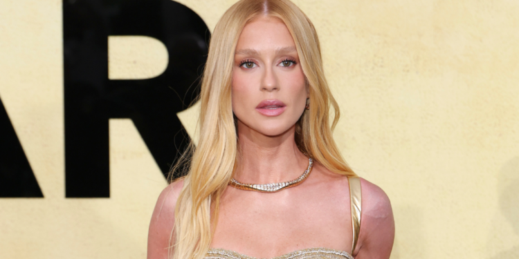 Marina Ruy Barbosa abandona fios ruivos. Imagem: Daniele Venturelli / Getty-Images