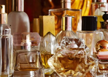 Perfumes - Créditos: depositphotos.com / salmassara
