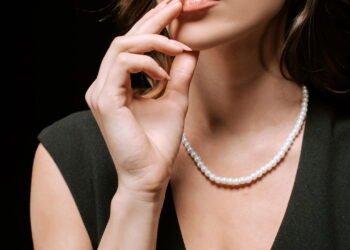Como usar pérolas em looks atuais e criativos