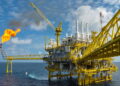 Imagem de uma plataforma de petróleo - Créditos: depositphotos.com / curraheeshutter