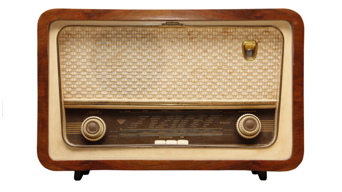 O primeiro rádio criado que mudou a comunicação para sempre - Revista ...