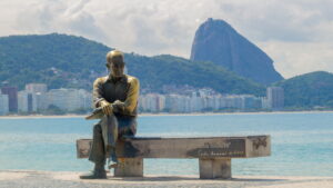 Cidade do RJ criou moeda própria e virou referência