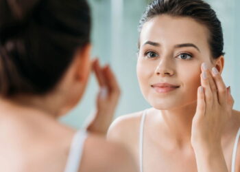 O segredo das peles mais bonitas do mundo está nessa rotina simples