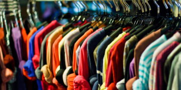 Essa cor vai mudar completamente seu guarda-roupa no verão