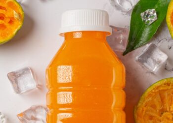 é saudável tomar suco de caixinha