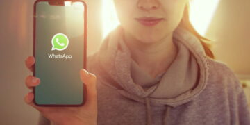 Etiquetas personalizadas otimizando a gestão de conversas prioritárias. - Créditos: depositphotos.com / tashatuvango