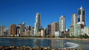 Morar bem sem gastar muito conheça as cidades que mais evoluíram