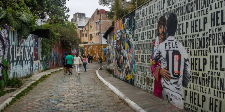 A galeria ao ar livre dessa cidade é surpreendente