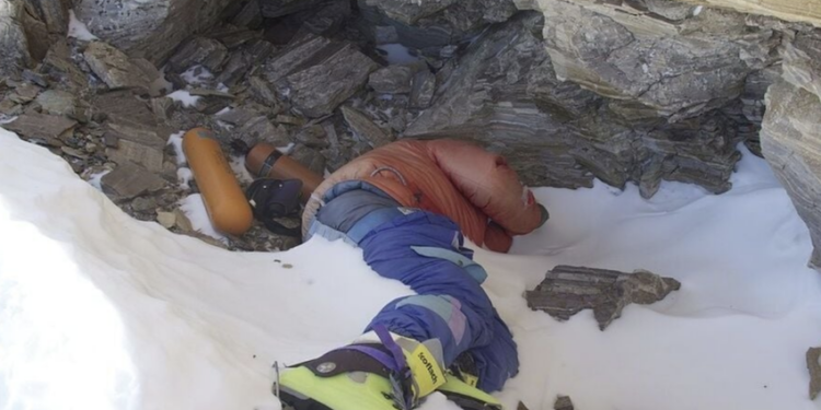 É verdade que existem corpos ao longo do Everest? Foto: Reprodução
