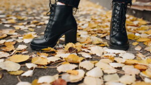 Essa bota voltou com tudo e promete dominar os looks de inverno