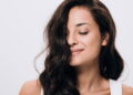 Mulher com o cabelo bem cuidado - Créditos: depositphotos.com / AndrewLozovyi