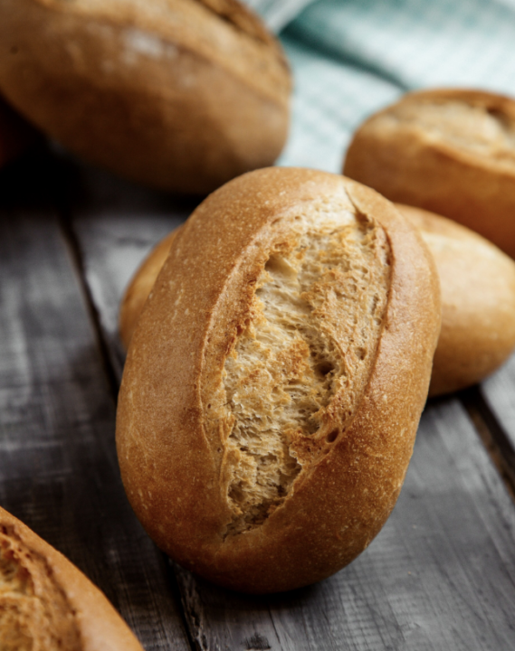 Cachorro pode comer pão? Entenda. Foto: FreePik