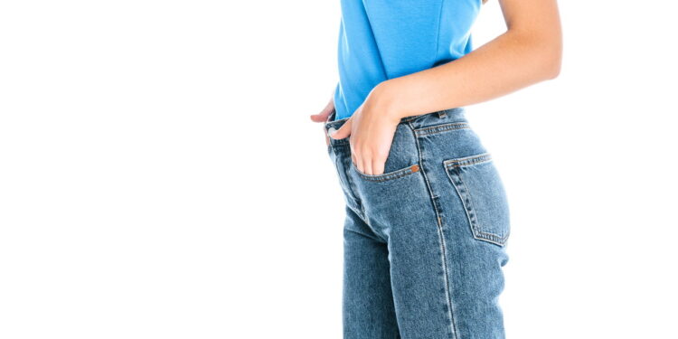 Modelos de jeans que alongam, valorizam e estão super em alta