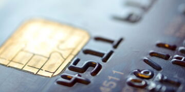 Cartão de crédito - Créditos: depositphotos.com / hamikus