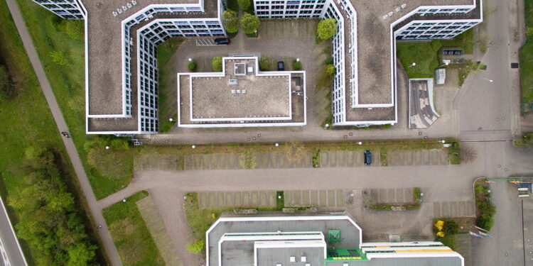 Cidade alemã - Créditos: depositphotos.com / AerialBO