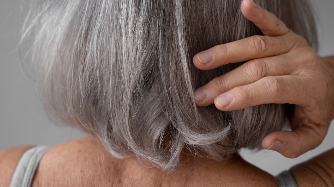 Como cuidar do cabelo grisalho