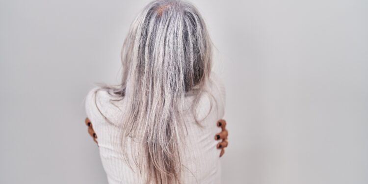 como cuidar do cabelo grisalho