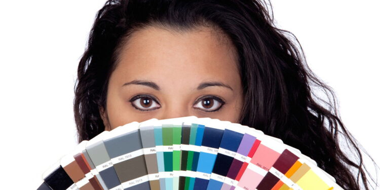 Ilustração de mulher com palheta de cores - Créditos: depositphotos.com / Gelpi