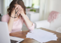 Como lidar com uma demissão repentina? Foto: FreePik