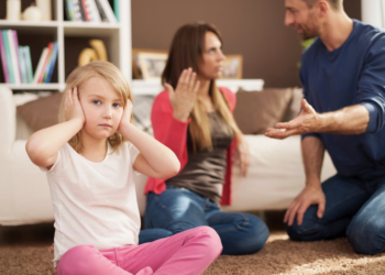 Brigas e divórcio: como isso afeta o psicológico das crianças? Foto: FreePik