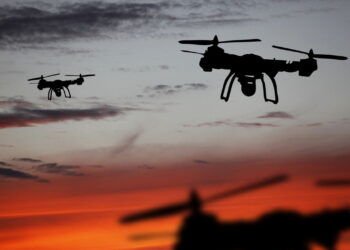 Ilustração de drones - Créditos: depositphotos.com / semisatch