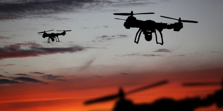 Ilustração de drones - Créditos: depositphotos.com / semisatch